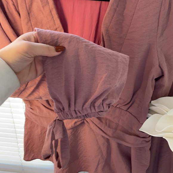 Deep V-neck Blouse - Picture 4 of 6